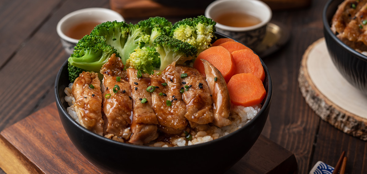Asian chicken rice bowl